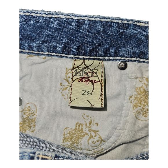 BKE Sabrina Shorts Women's 26 Bermuda Low Rise Blue Denim Embroidered Distressed - Picture 2 of 10